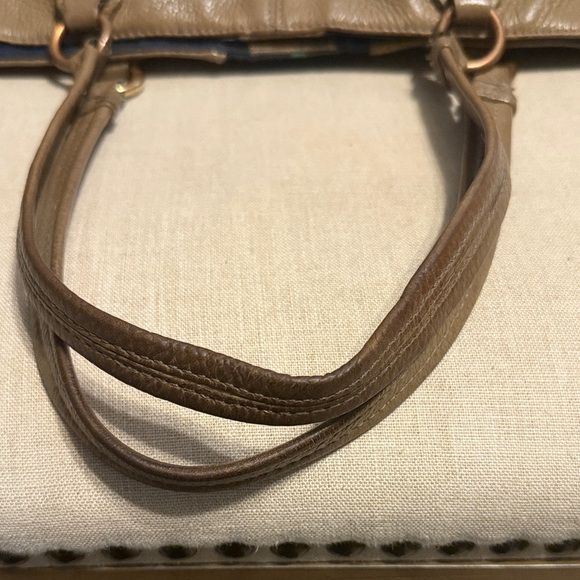 Tommy Hilfiger Tote (Well Loved) - Picture 10 of 13